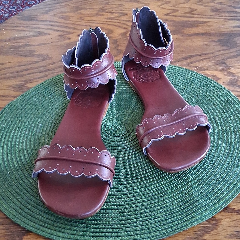 BALI ELF Leather Midsummer Scallop Lace Embossed Ankle Wrap Sandals Size 9.5
